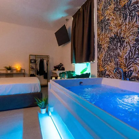 Mazzini Luxury Jacuzzy Suite Catania Exterior photo