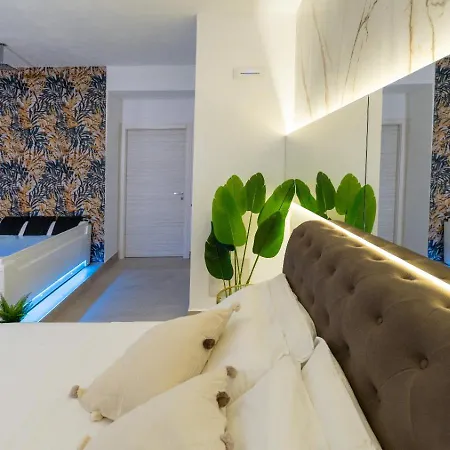 Mazzini Luxury Jacuzzy Suite Catania Exterior photo