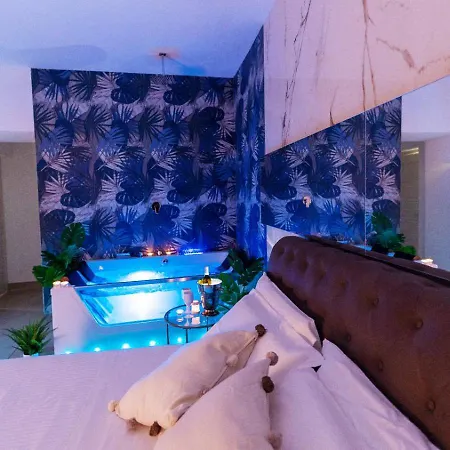 Mazzini Luxury Jacuzzy Suite Catania Exterior photo