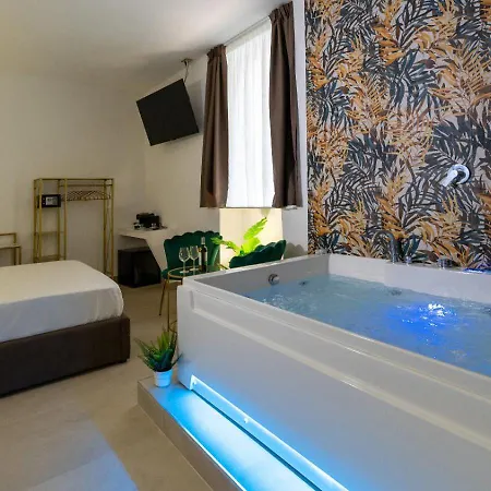 Mazzini Luxury Jacuzzy Suite Catania Exterior photo
