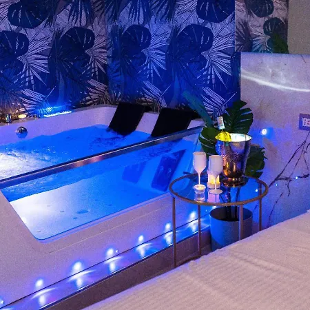 Mazzini Luxury Jacuzzy Suite Catania Exterior photo