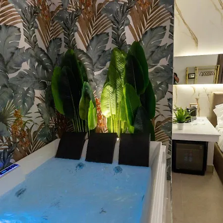 Mazzini Luxury Jacuzzy Suite Catania Exterior photo
